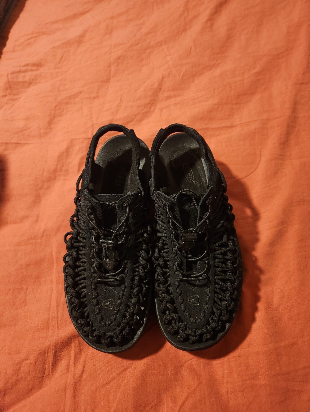 KEEN Uneek flat sandals Size Women 9 Men 7